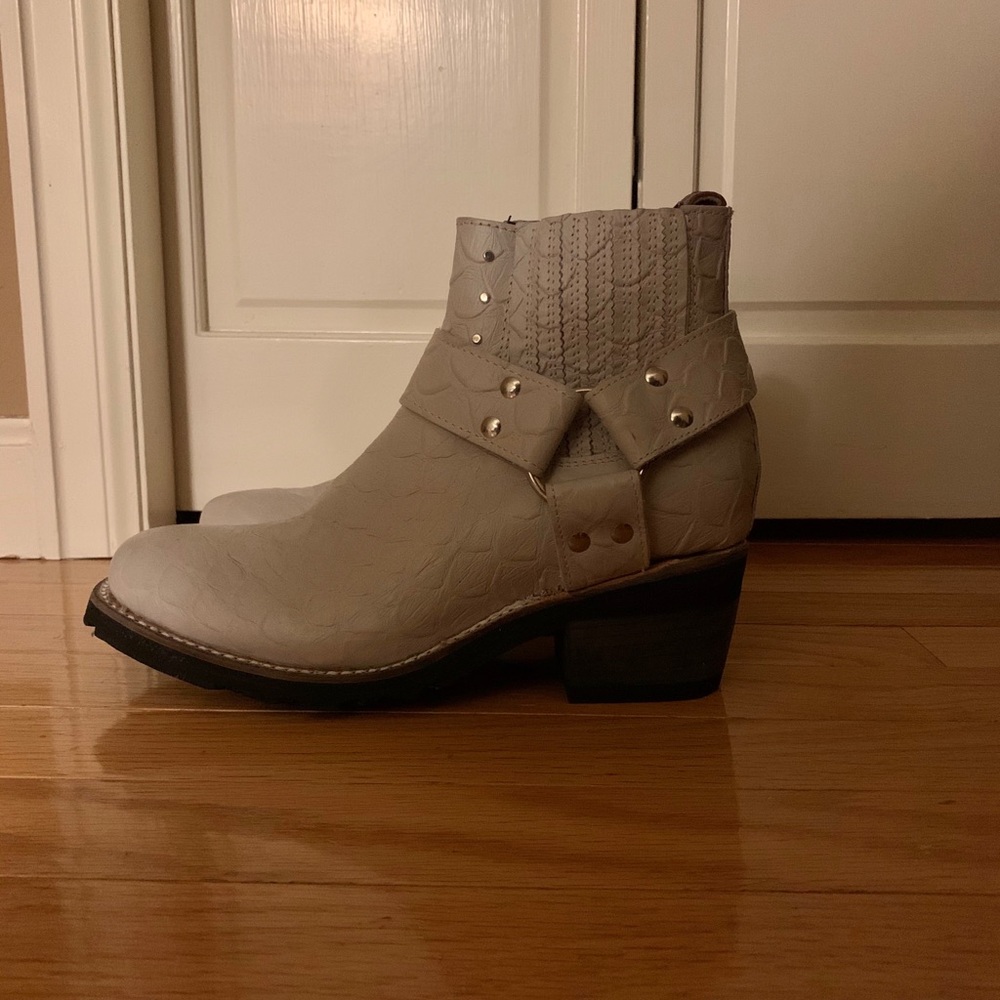Brand New! Freebird by Steve Madden